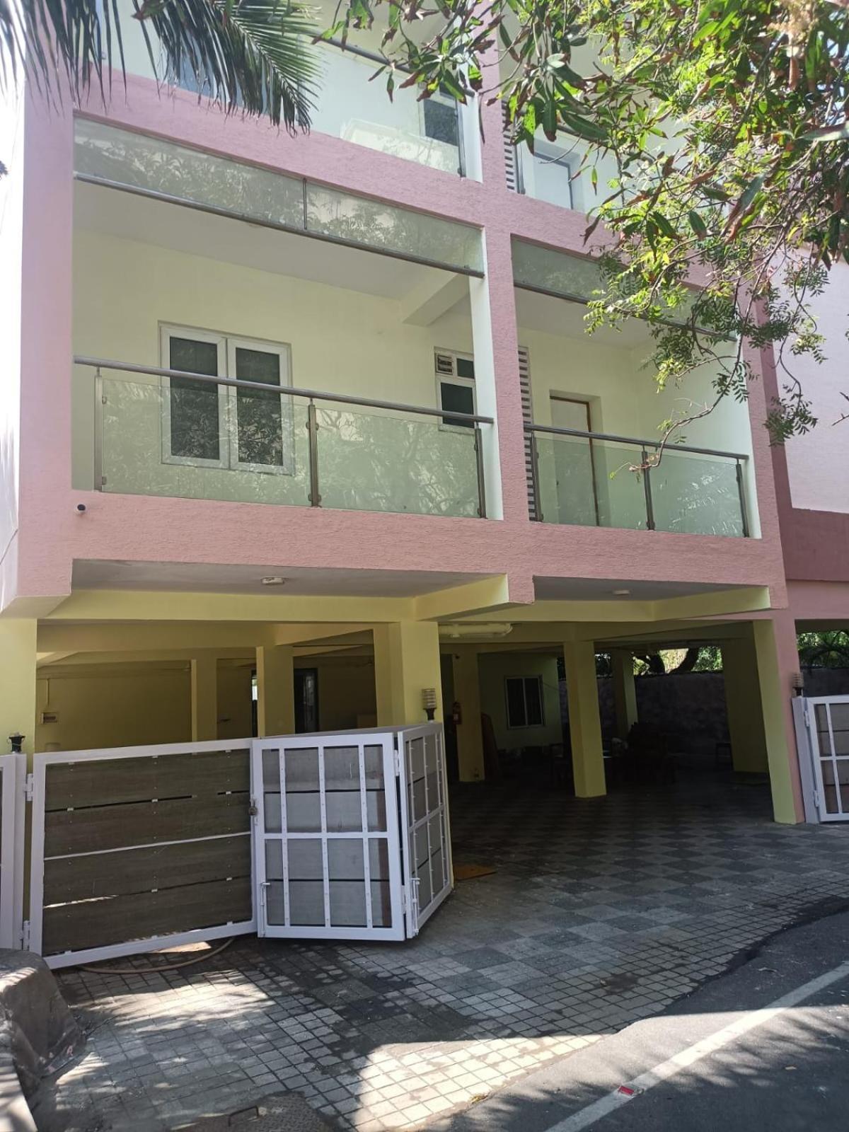 The Posh Residency, Ecr Bed and Breakfast Chennai Exteriör bild